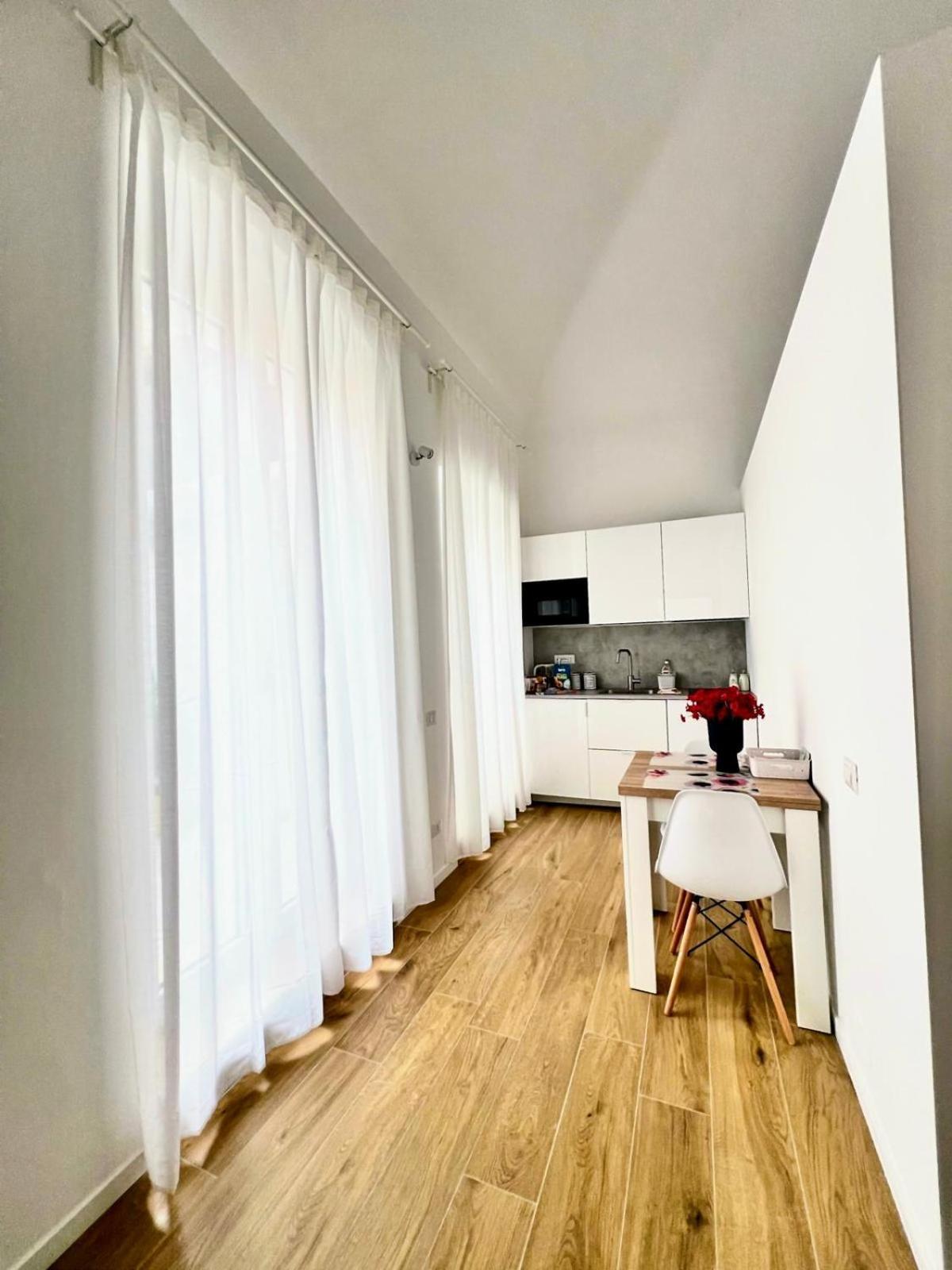 Andrea'S 12 Apartment Bari Luaran gambar