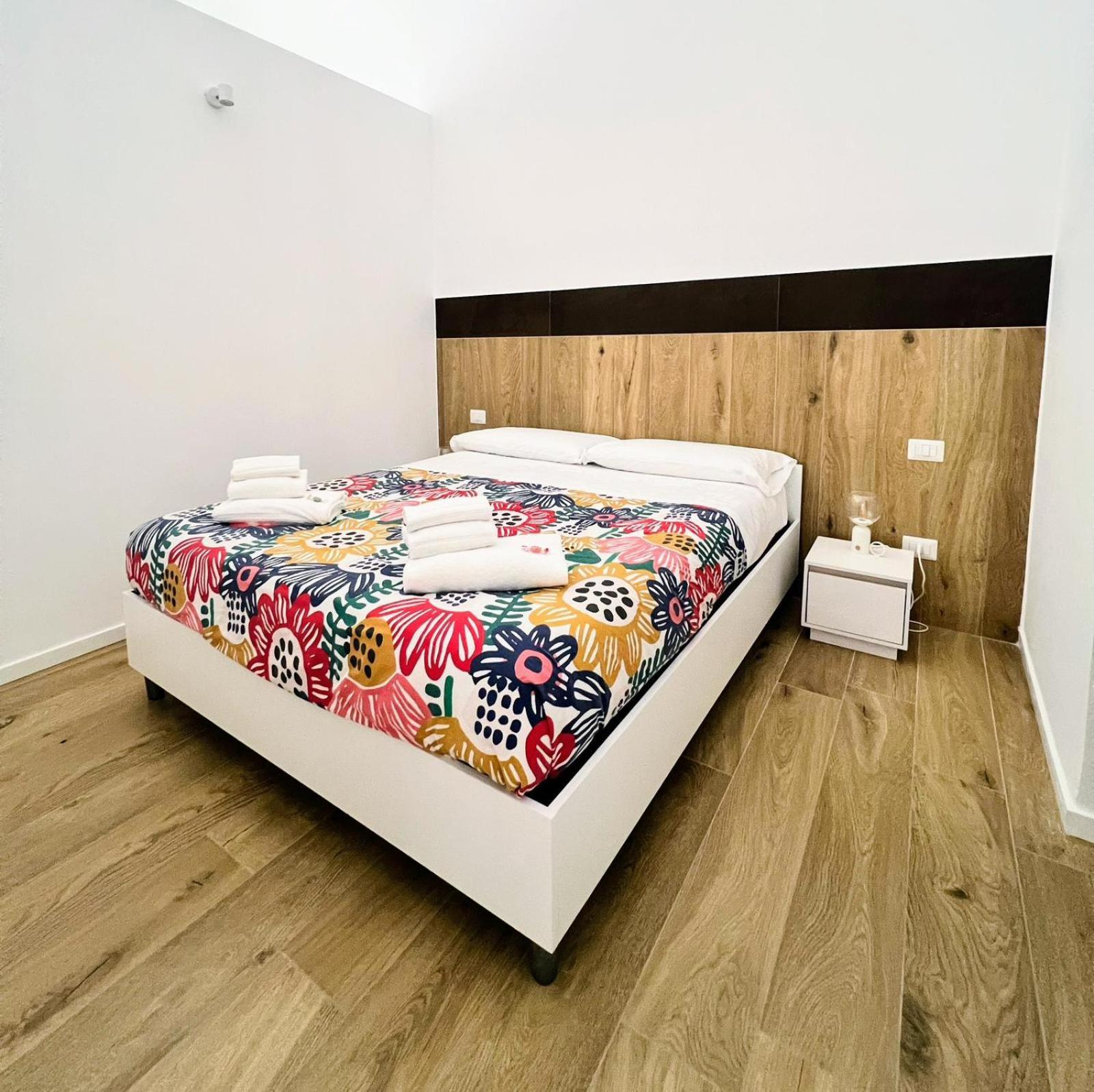 Andrea'S 12 Apartment Bari Luaran gambar